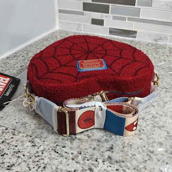 Loungefly Marvel Spider-Man Sherpa Heart Crossbody Bag - Picture 7 of 11